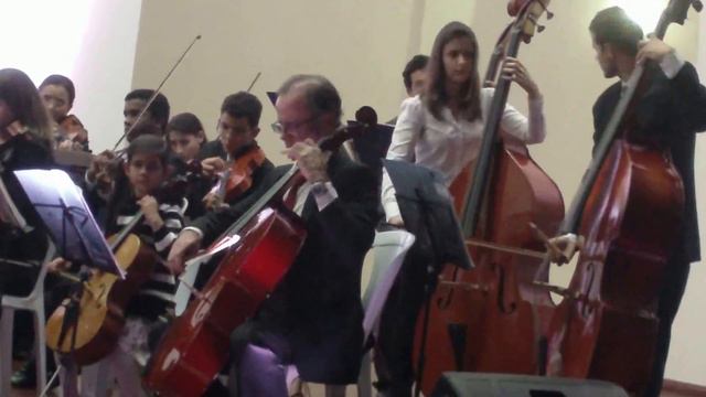 Kanon (J. Pachelbel) Orquestra de Câmara de Florianópolis e orquestra Escola Suzuki смотреть онлайн