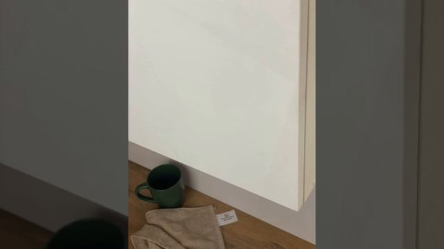 Угловая кухня с рифлеными фасадами