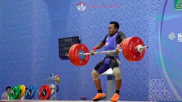 Triyatno (77) - 181kg Clean and Jerk @ 2016 Asian Championships смотреть онлайн