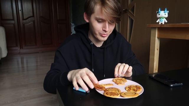 ИГРА В КАЛЬМАРА в реальной жизни *играю в САХАРНЫЕ СОТЫ* смотреть онлайн