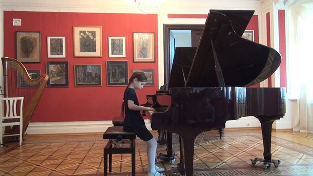 Мотылек. Майкапар.