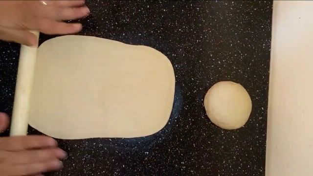 Пироги с абрикосом и изюмом