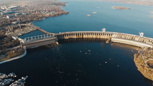 ДнепроГЭС и Хортица смотреть онлайн