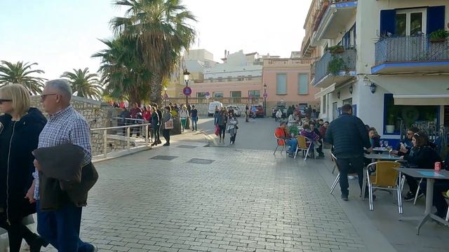 Sitges Travel Vlog - Sitges Beach 4k | Barcelona Spain Walk смотреть онлайн