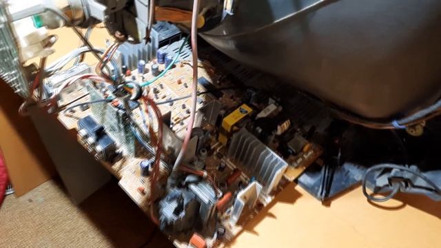 Ремонт телевизора LG CF-21D33E Горизонтальная полоса на экране смотреть онлайн
