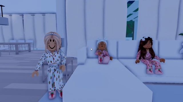 SLEEPOVER.. *GONE WRONG* | Roblox Berry Avenue смотреть онлайн