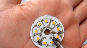 Как переделать светодиодную лампу с 220 на 12 вольт.