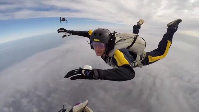 AFF Levels 1-7 (Learning how to Skydive!) смотреть онлайн