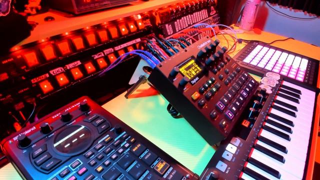 Faetal Attraction - Digitakt, SP404, & Launchpad смотреть онлайн