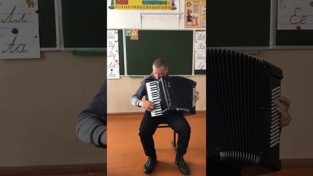 Ю. Гаврилов "Детская сюита" - Озорные мыши. Исп. Сергеев Артем 3 класс смотреть онлайн