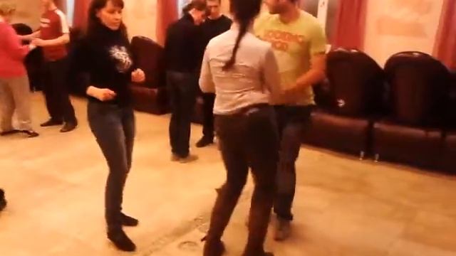 Фрагмент мастер-класса от Школы латиноамериканских танцев "Руэда" по доминиканской бачате смотреть онлайн