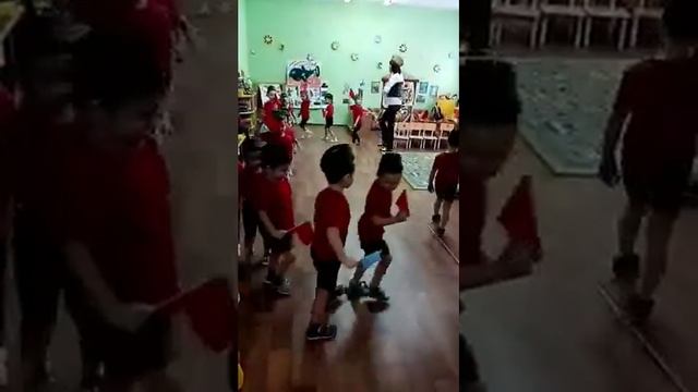 Спортивное развлечение, посвященное 23 февраля во второй младшей группе (часть 1) смотреть онлайн