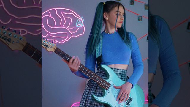 Бросила школу