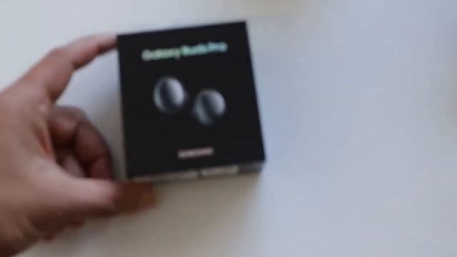 Galaxy S21 Ultra Unboxing with Galaxy Buds Pro смотреть онлайн
