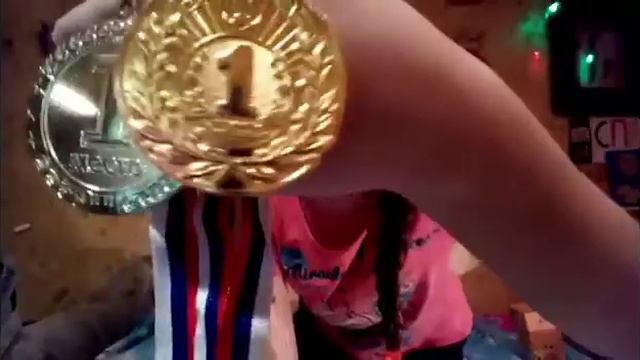 10 любимых вещей. В нашей комнате ,показали свои личные дневники 👍 смотреть онлайн