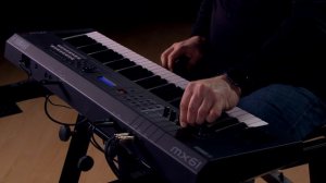 Yamaha MX61 Music Synthesizer Performance