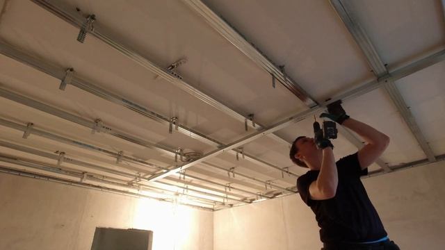 монтаж потолка из гипсокартона. смотреть онлайн