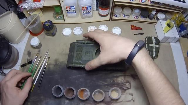 СБОРНЫЕ МОДЕЛИ: Советский тяжелый танк ИС-2. Масляные точки, сколы, пигменты. смотреть онлайн