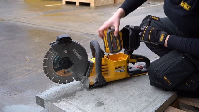 How to use the DeWalt DCS691X2 Cut-Off Saw | 230m Blade | Cut-off Saw | DeWalt Tools смотреть онлайн