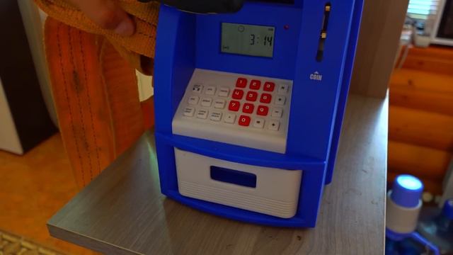 Полицейский ловит воришку. Камиль и Папа Играют в Полицейских и Заключенных