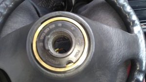 Поставил новый руль, + замены стрекозы с мфа на оригинальную. Пассат б3