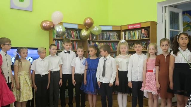 «Ура каникулы!». Стихи будущих четвероклассников 19-й школы Феодосии смотреть онлайн