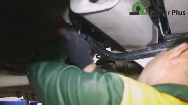 Установка фаркопа Leader VAZ 08A ВАЗ 2123 Chevrolet Niva смотреть онлайн