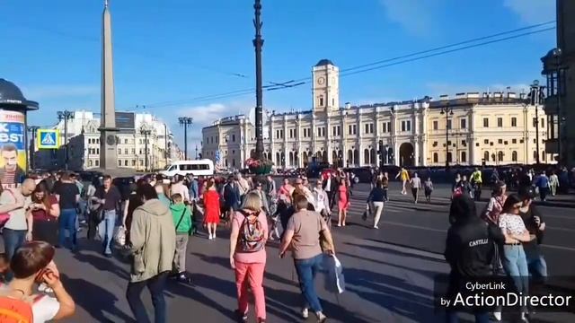 St Petersburg - Obélisque " Au Héros de la ville de Leningrad " смотреть онлайн