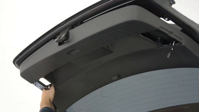 VW Golf Mk6 tailgate panel removal смотреть онлайн