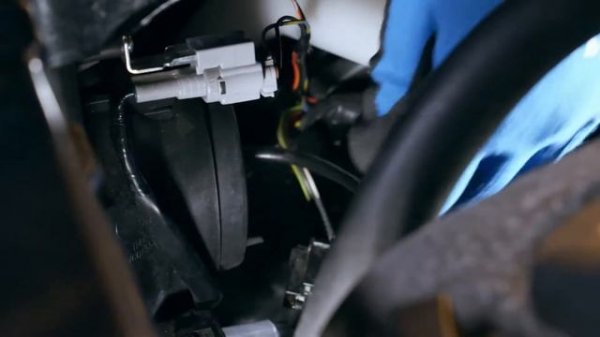 SUZUKI SWIFT III HOW TO INSTALL PHILIPS LED H4 RETROFIT BULBS