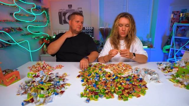 СДЕЛАЛА ОГРОМНЫЙ СЛАЙМ из 1000 ЖВАЧЕК LOVE IS! Смешала ГИГАНТСКИЙ БАБЛ ГАМ челлендж! смотреть онлайн