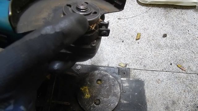 САМЫЙ БЫСТРЫЙ СПОСОБ,ЕСЛИ БОЛГАРКА ЗАКУСИЛА ДИСК..Работает на 1000%.... смотреть онлайн