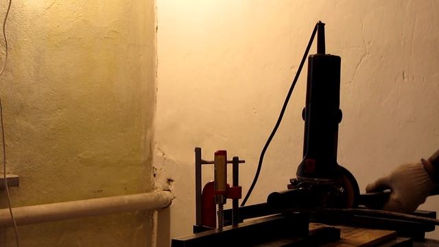 OVERMAN работает. Сварка тележки для полуавтомата Аврора Оверман 200.