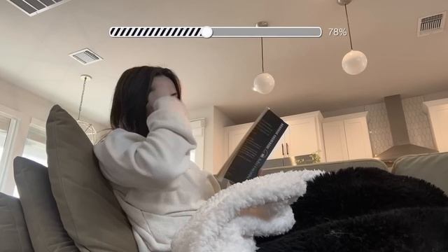 Reading Fantasy Books for a Week смотреть онлайн