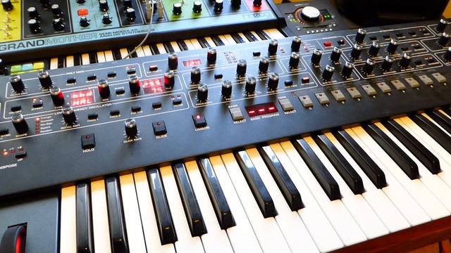 Sequential Prophet 6 смотреть онлайн
