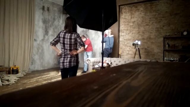Семейная фотосъемка в студии (Backstage) смотреть онлайн