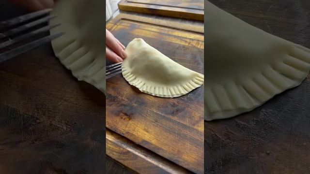 Простые чебуреки с сыром и луком! Ленивые пироги!