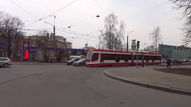 Выгул трамвая из парка. Трамвай Санкт-Петербурга 9-300: 71-631 (УКВЗ) б.5219 по №- (08.04.19) смотреть онлайн