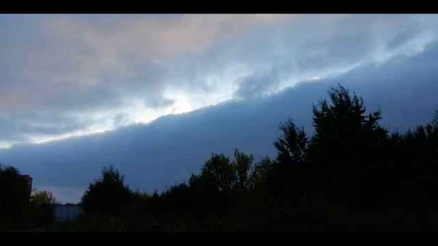 Лучше в небо не смотреть... смотреть онлайн