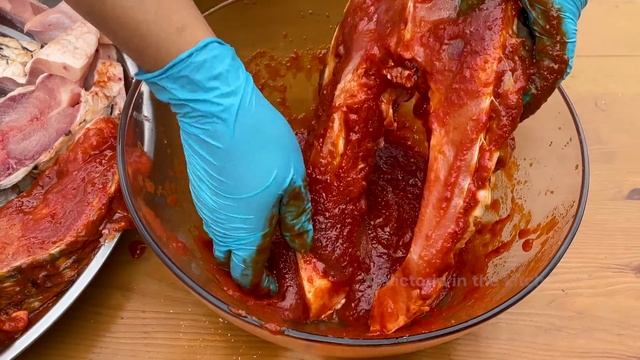 Огромный 12кг КАРП с Настоящей ИКРОЙ Внутри! Невероятно вкусные рыбные стейки