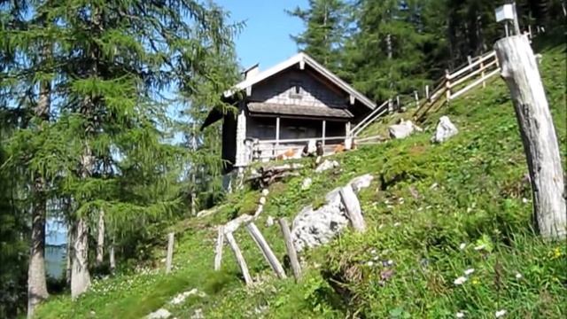 Hiking to the Blaueishütte house in the Berchtesgaden National Park смотреть онлайн