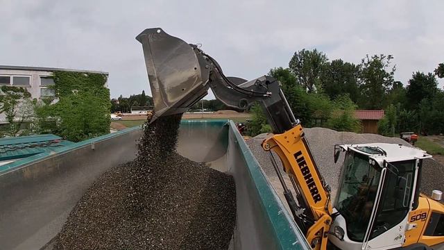 Liebherr - The New Telescopic Wheel Loader L 509 Tele