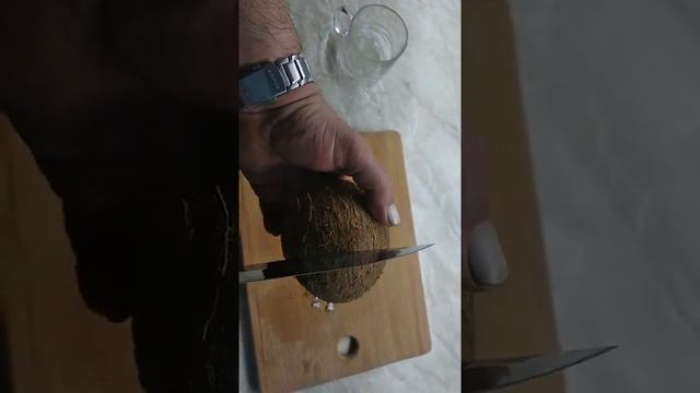 как легко и просто очистить кокос в домашних условиях смотреть онлайн