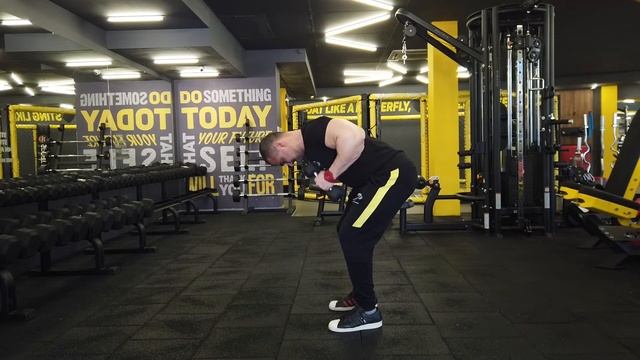 Трицепсово разгъване с дъмбел - Упражнение за трицепс