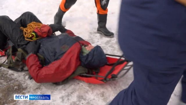 В Ярославле прошли учения по спасению людей во время паводка смотреть онлайн