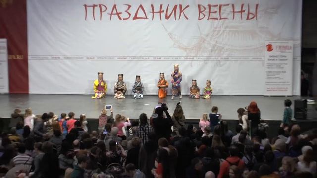 «KIDS IN HEELS». китайская мода смотреть онлайн
