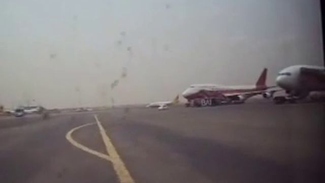 Aeroporto 4 de Fevereiro Luanda Angola смотреть онлайн