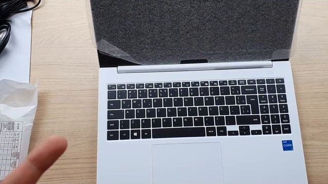 SAMSUNG BOOK NP550XDA-KT2BR CORE i3 - UNBOXING E PRIMEIRAS IMPRESSOÕES смотреть онлайн