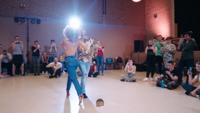 Colorín Colorado??/Abdel y Lety Bachata Flow смотреть онлайн