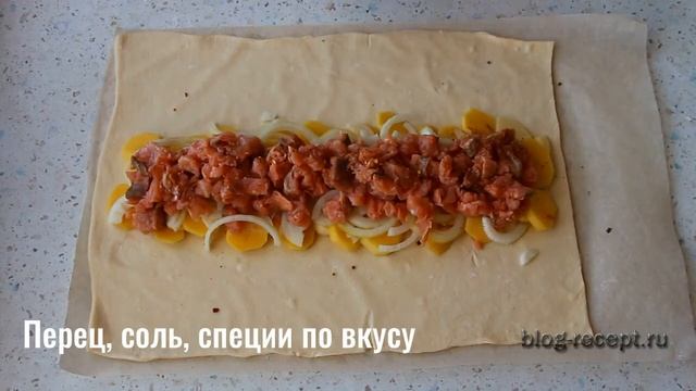 Пирог из слоеного теста с красной рыбой и картофелем смотреть онлайн